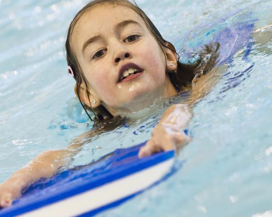 L'accoutumance à l'eau pour la perfection de la natation