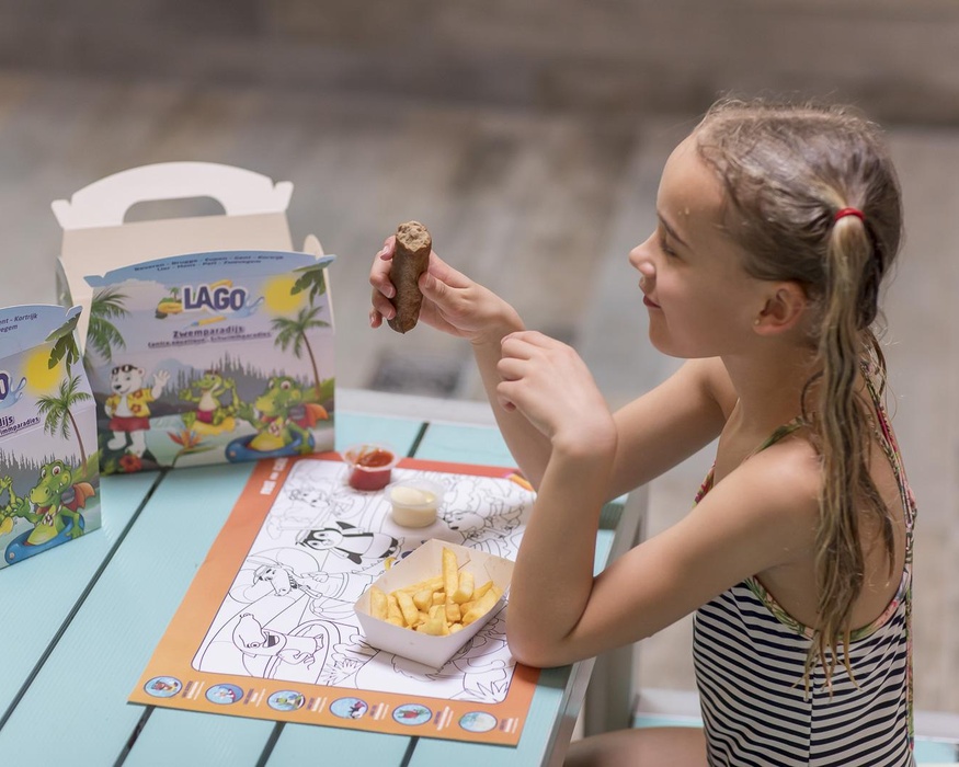 Wist je dat je ook aan het zwembad kan eten tijdens je bezoek aan LAGO Kortrijk Weide?