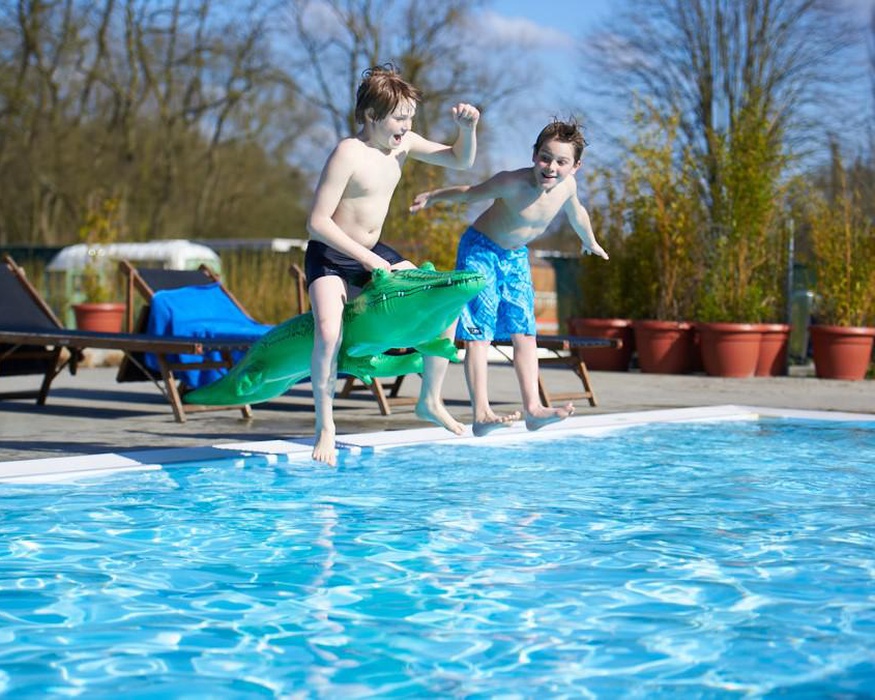 Een veilige en zorgeloze sprong in het water begint met duidelijke afspraken.