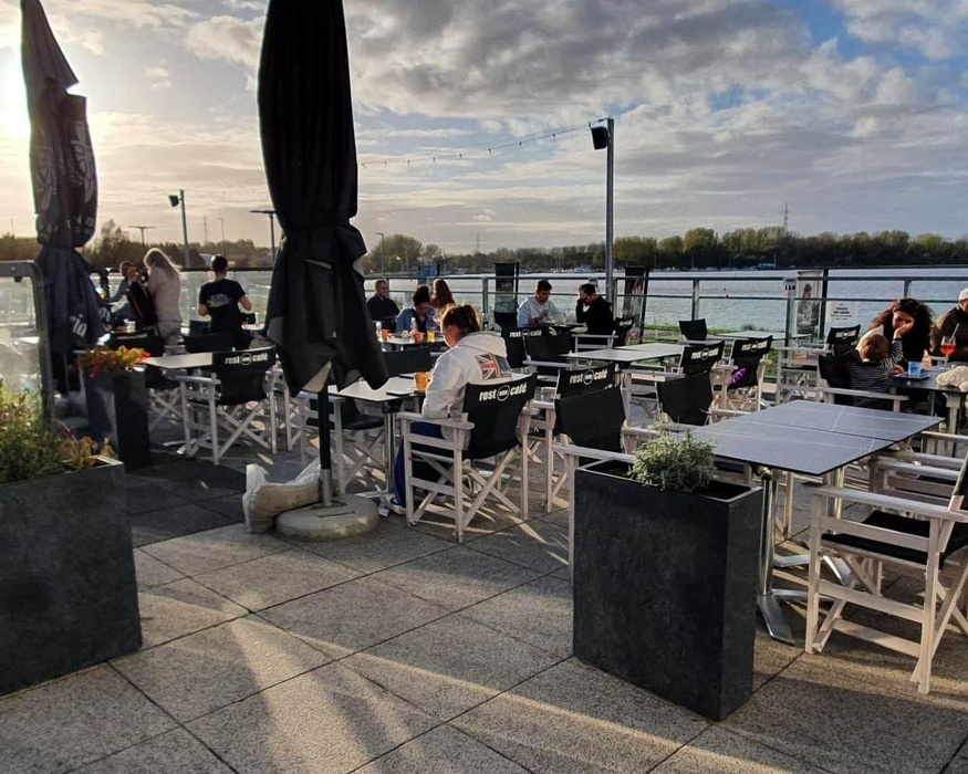 La plus belle et la plus grande terrasse de la région !