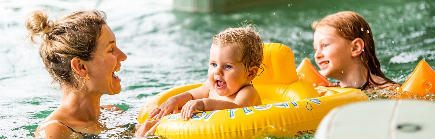 LAGO warme lagune samen met baby