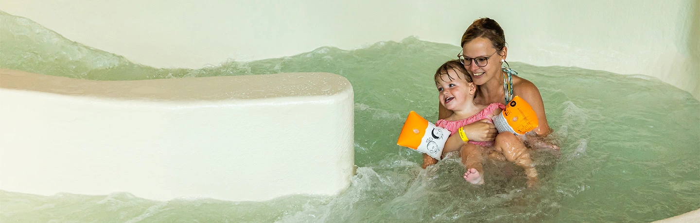 LAGO Beveren kindje en mama wildwaterbaan
