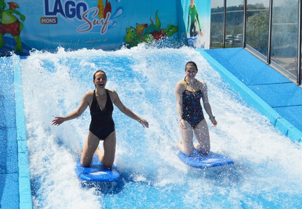 LAGO Mons les jeunes adultes surfent