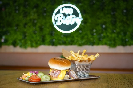 Burger LAGO Bistro