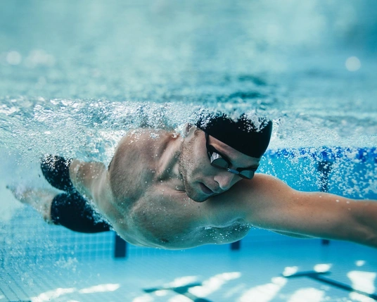 LAGO man in sportbad