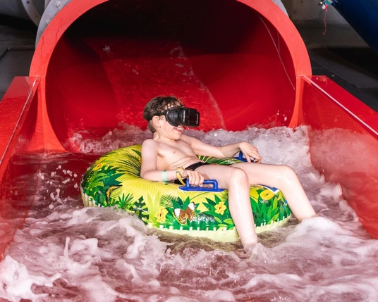 Lago Gent VR Slide jongen met VR bril