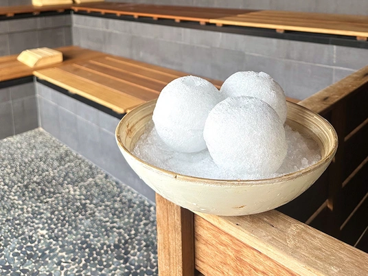 LAGO ijs opgietsessie in sauna