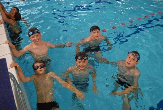 LAGO Mons stage de natation groupe