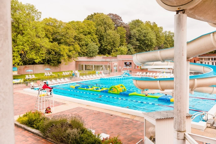 LAGO Kortrijk-Abbaye-Piscine extérieure