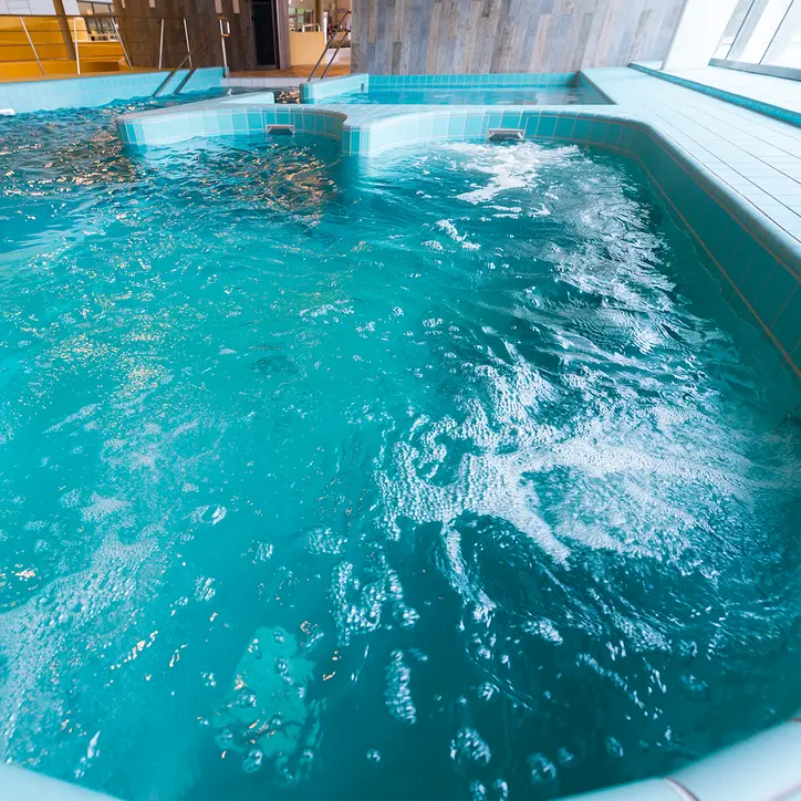 LAGO Brugge warme lagune water en bubbels