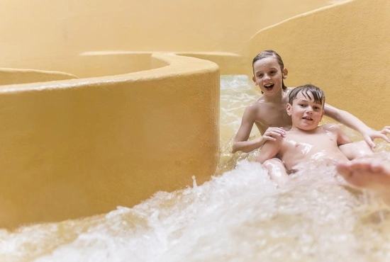 LAGO Brugge wildwaterbaan 2 jongens