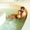 LAGO Beveren papa en kindje wildwaterbaan